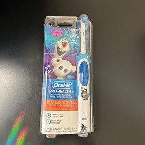 Oral B Pro Health Rechargeable Toothbrush Jr. Frozen. NWT